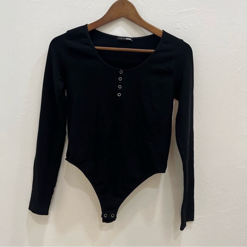 Fashion Nova Get Comfy Black Bodysuit Size Medium Button Down